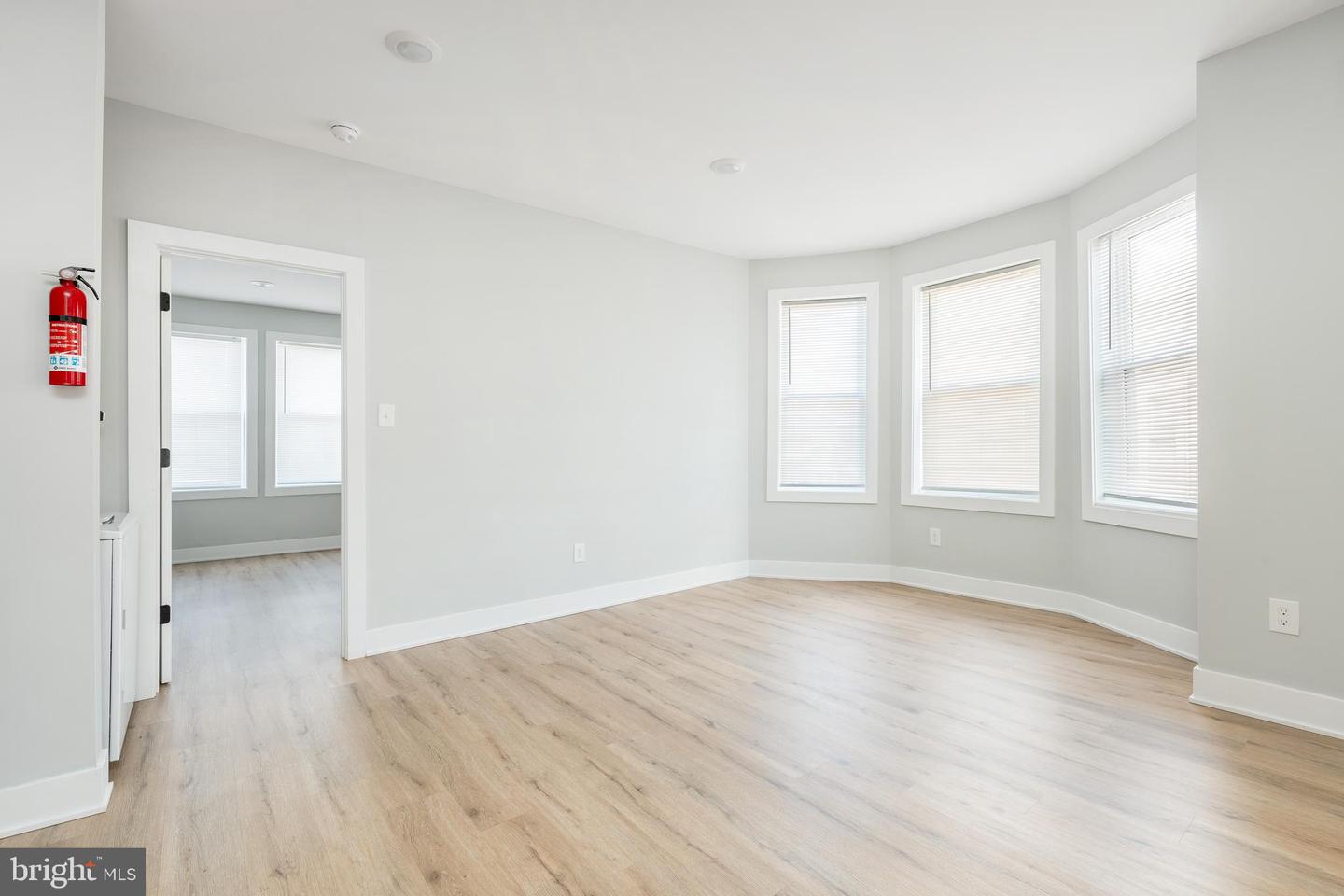 2914 W Oxford St Property Photo 14