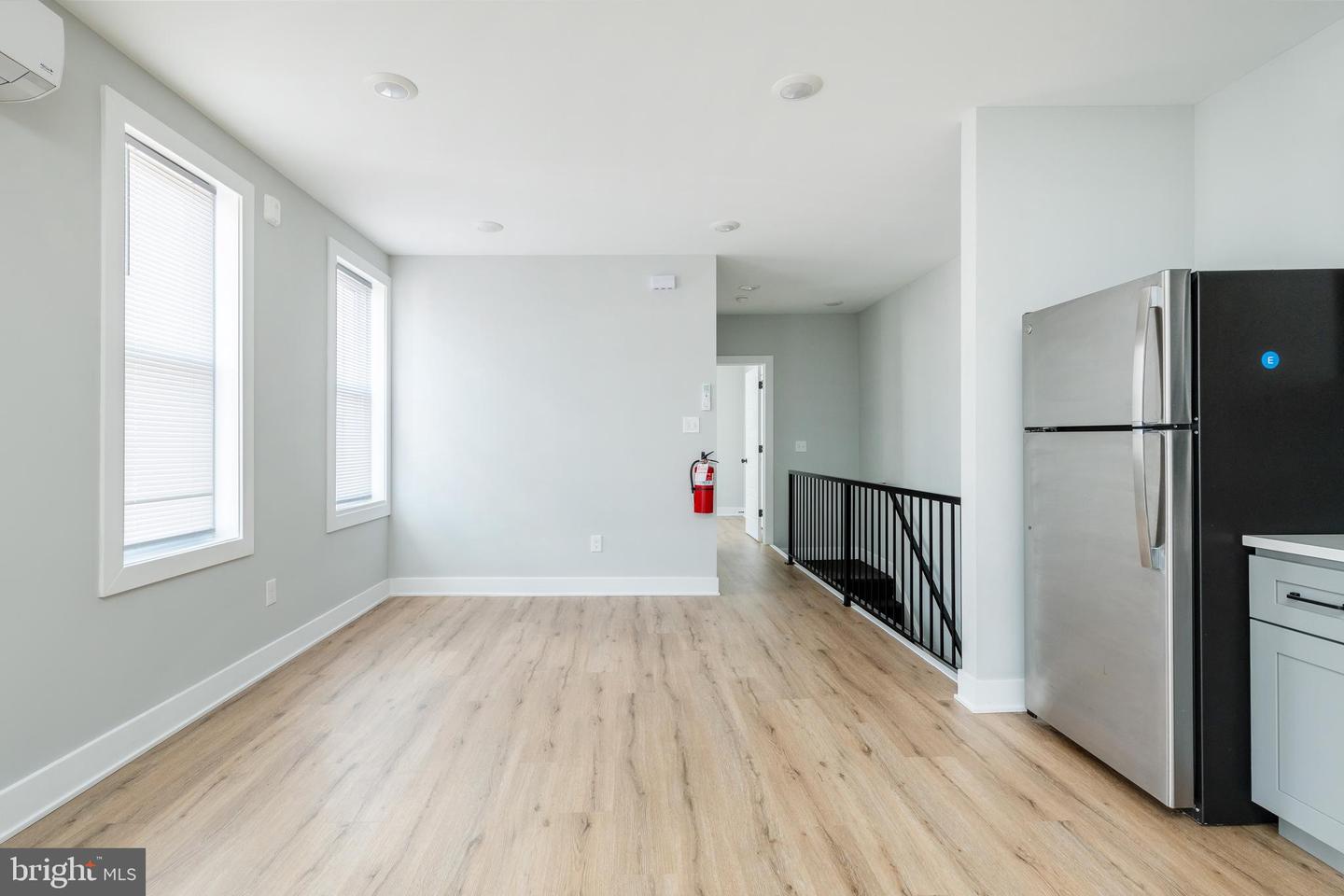 2914 W Oxford St Property Photo 15