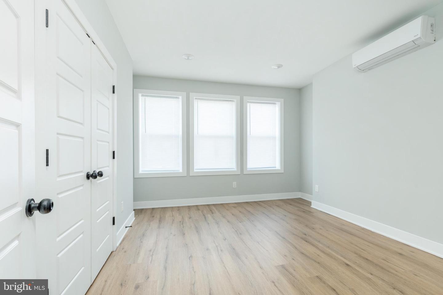 2914 W Oxford St Property Photo 17