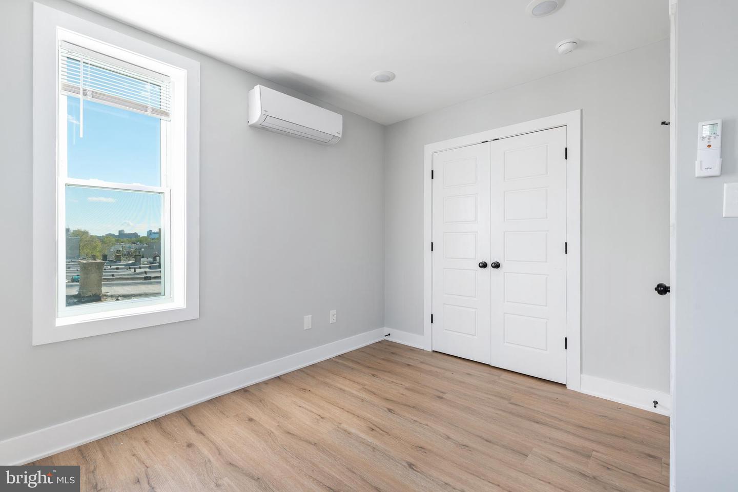 2914 W Oxford St Property Photo 27