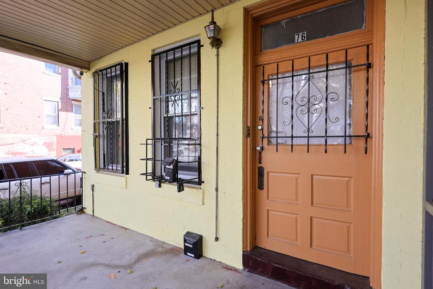 76 W Sharpnack St Property Photo 2