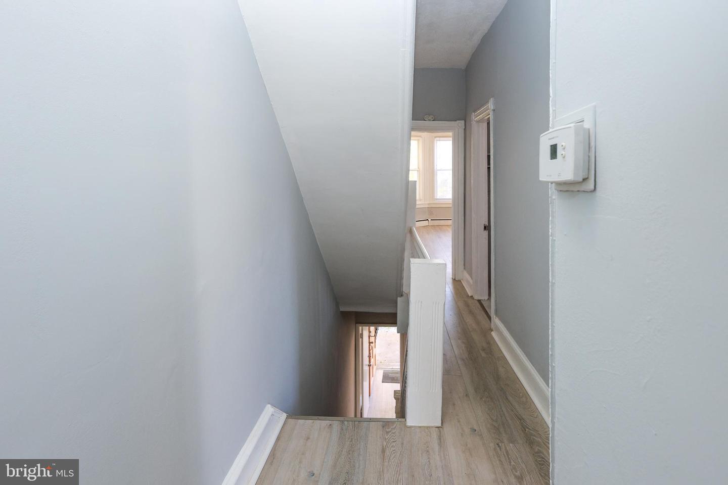 76 W Sharpnack St Property Photo 4