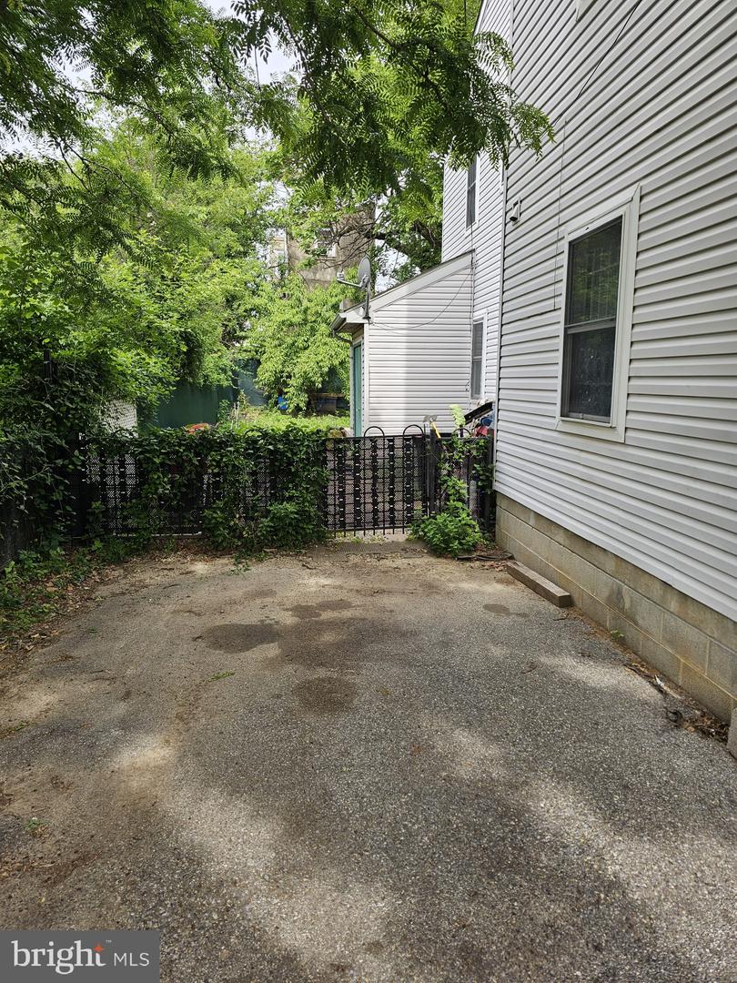 1400 N Bouvier St Property Photo 4
