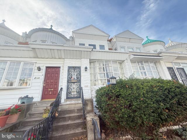6142 Catharine St Property Photo 2