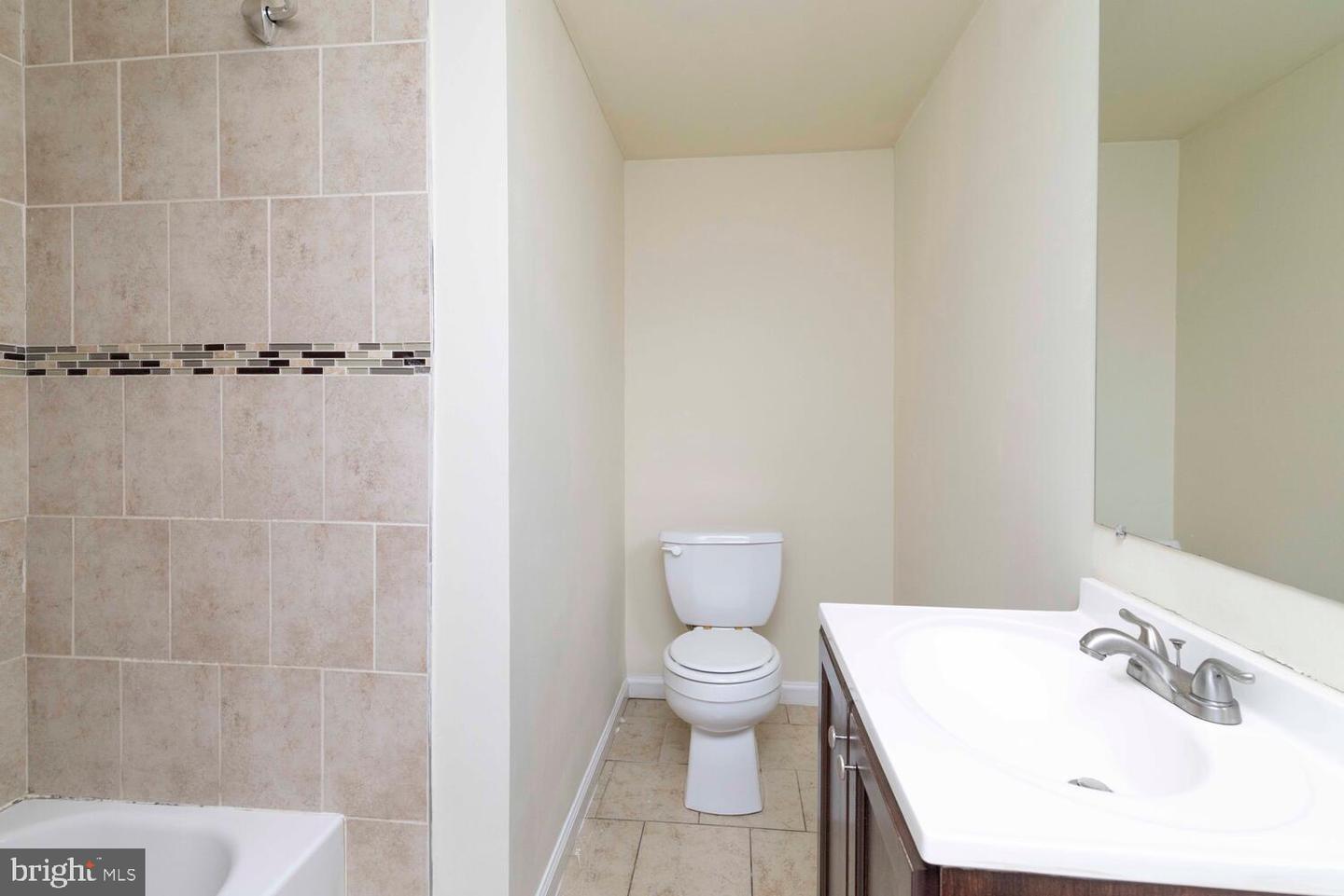 2254 N 12th St Property Photo 12