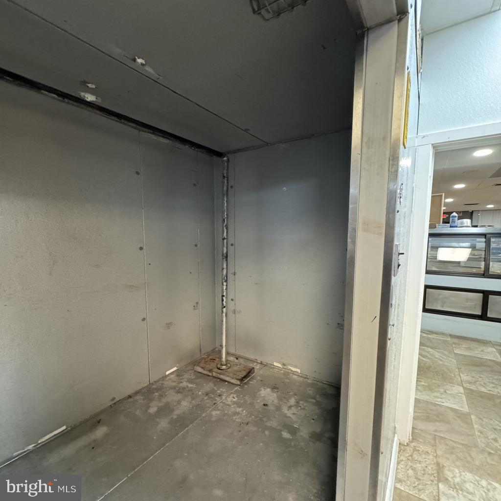 10105 Verree Rd Property Photo 11