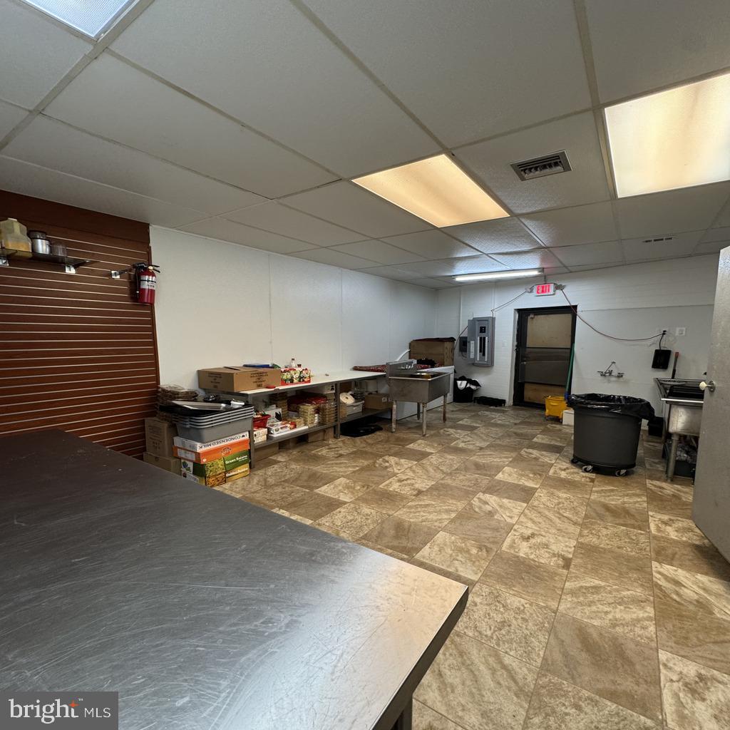 10105 Verree Rd Property Photo 15