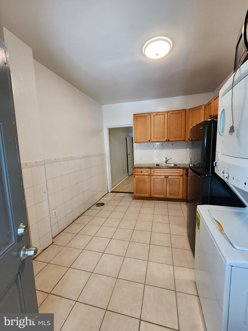 1831 N Croskey St Property Photo 7