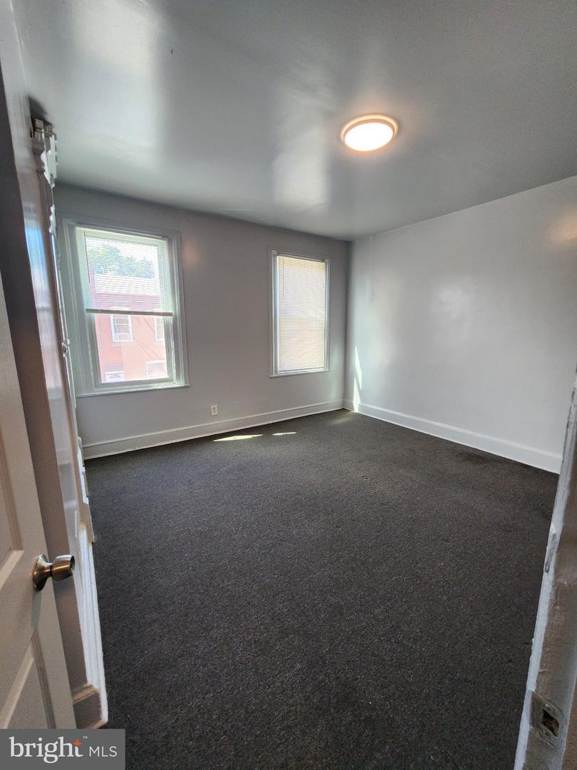 1831 N Croskey St Property Photo 16
