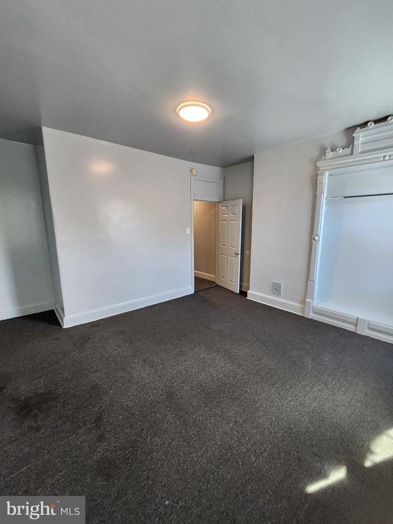 1831 N Croskey St Property Photo 17