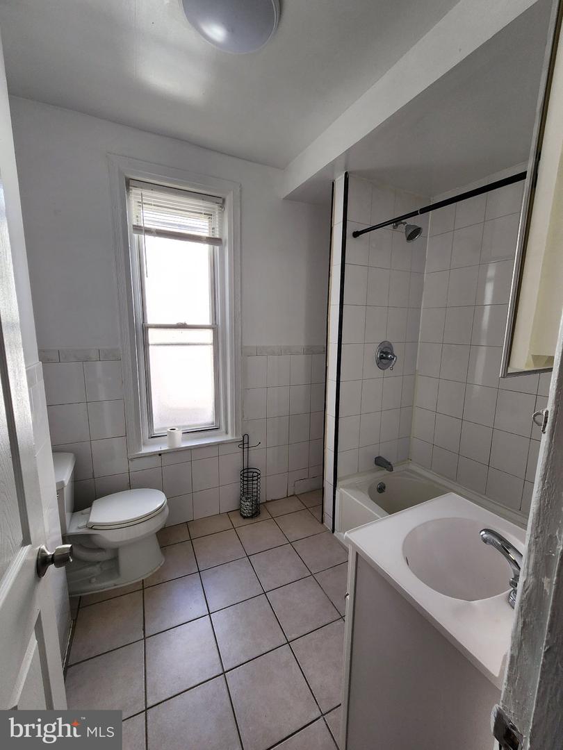 1831 N Croskey St Property Photo 20
