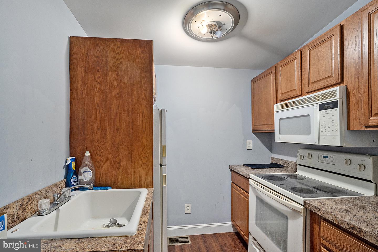 146 Vassar St Property Photo 16