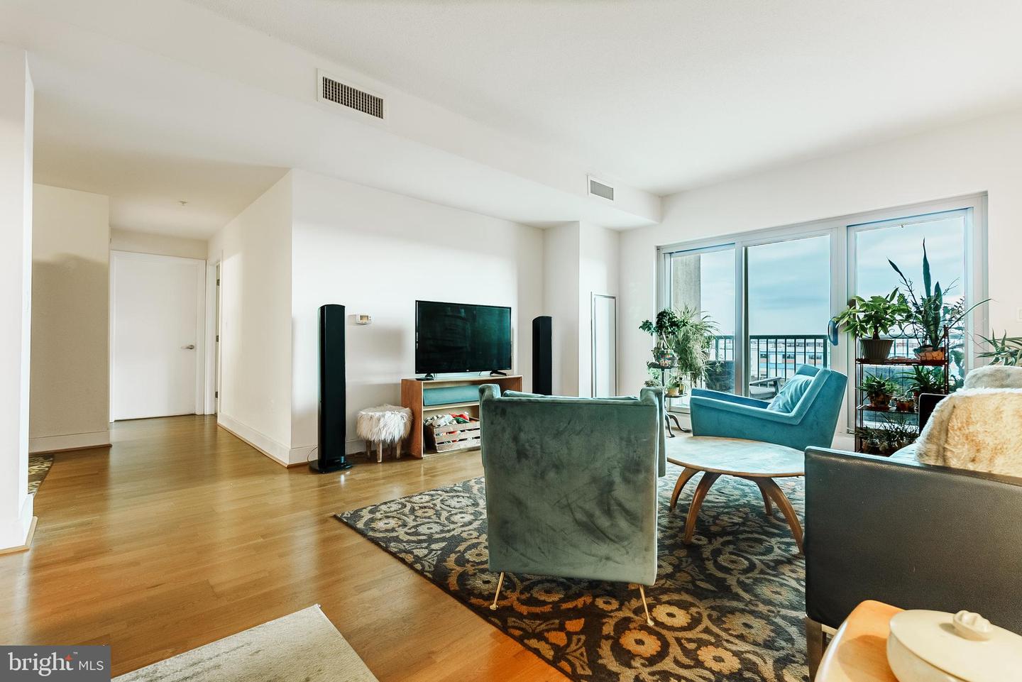 717 S CHRIS COLUMBUS BLVD #517 Property Photo 1