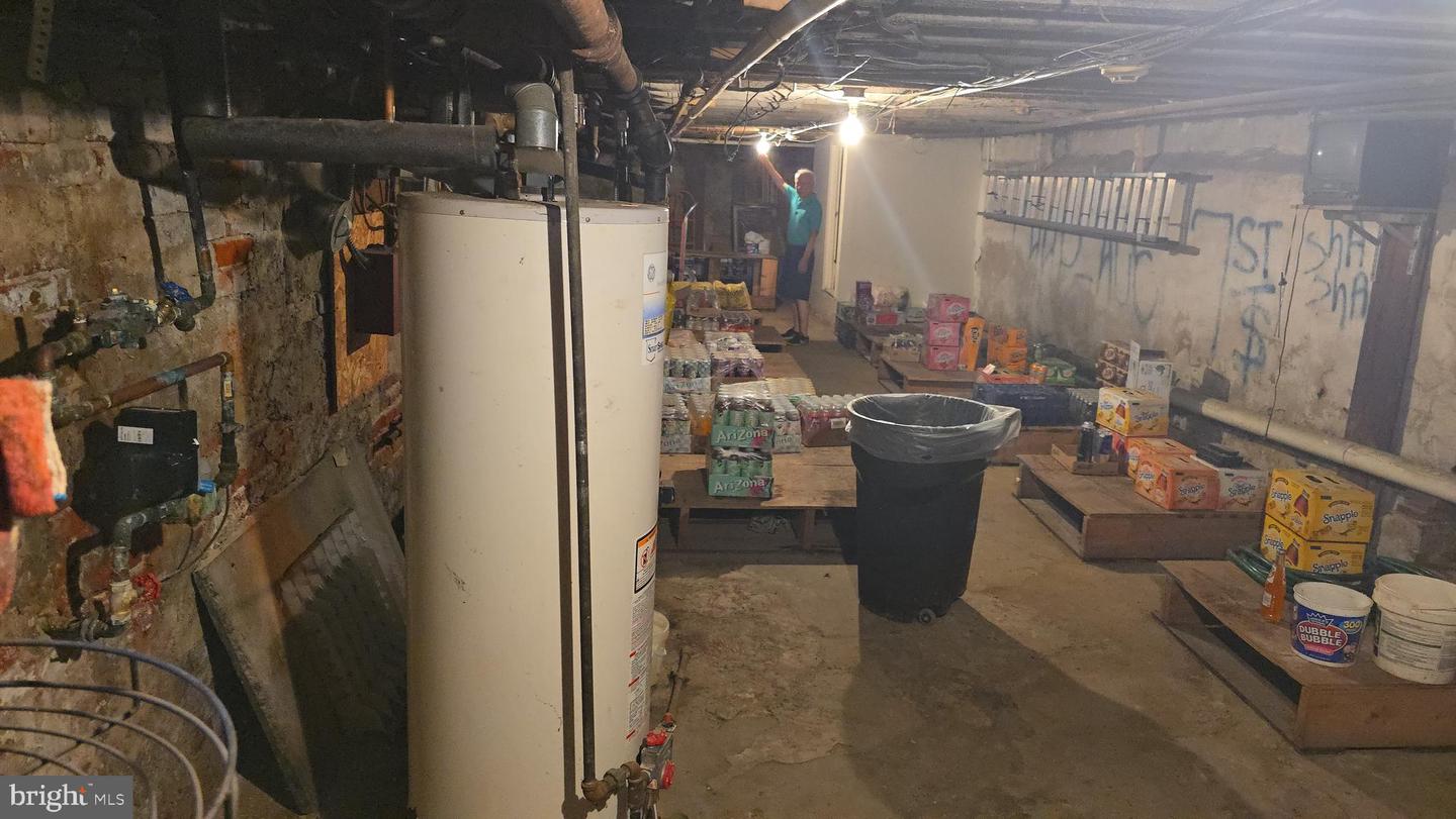 2139 S 7th St Property Photo 16