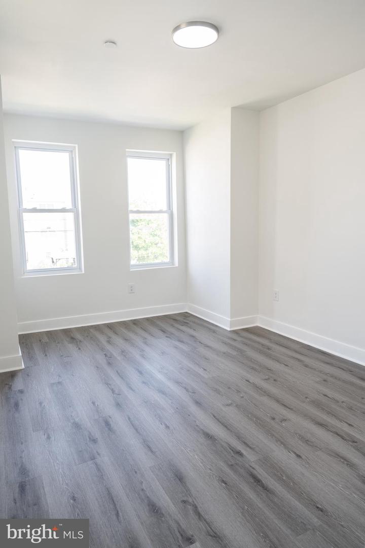 723 N 40th St #2 Property Photo 10