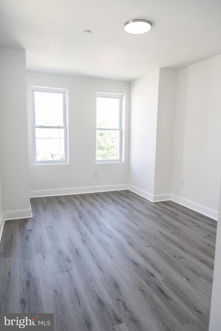 723 N 40th St #2 Property Photo 11