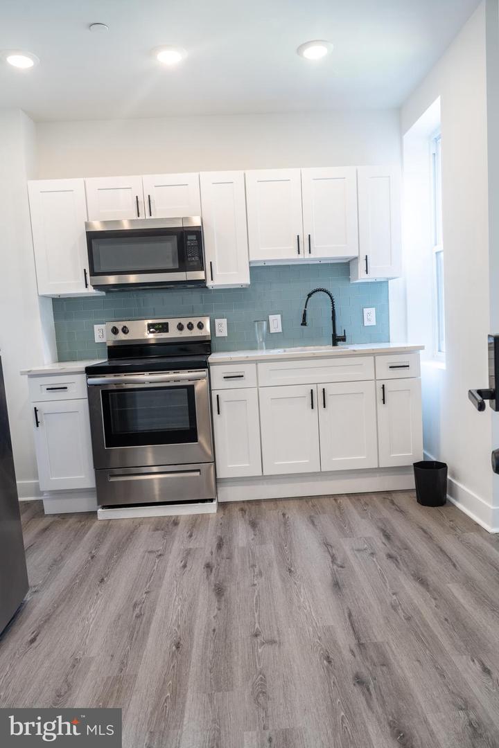 723 N 40th St #2 Property Photo 13