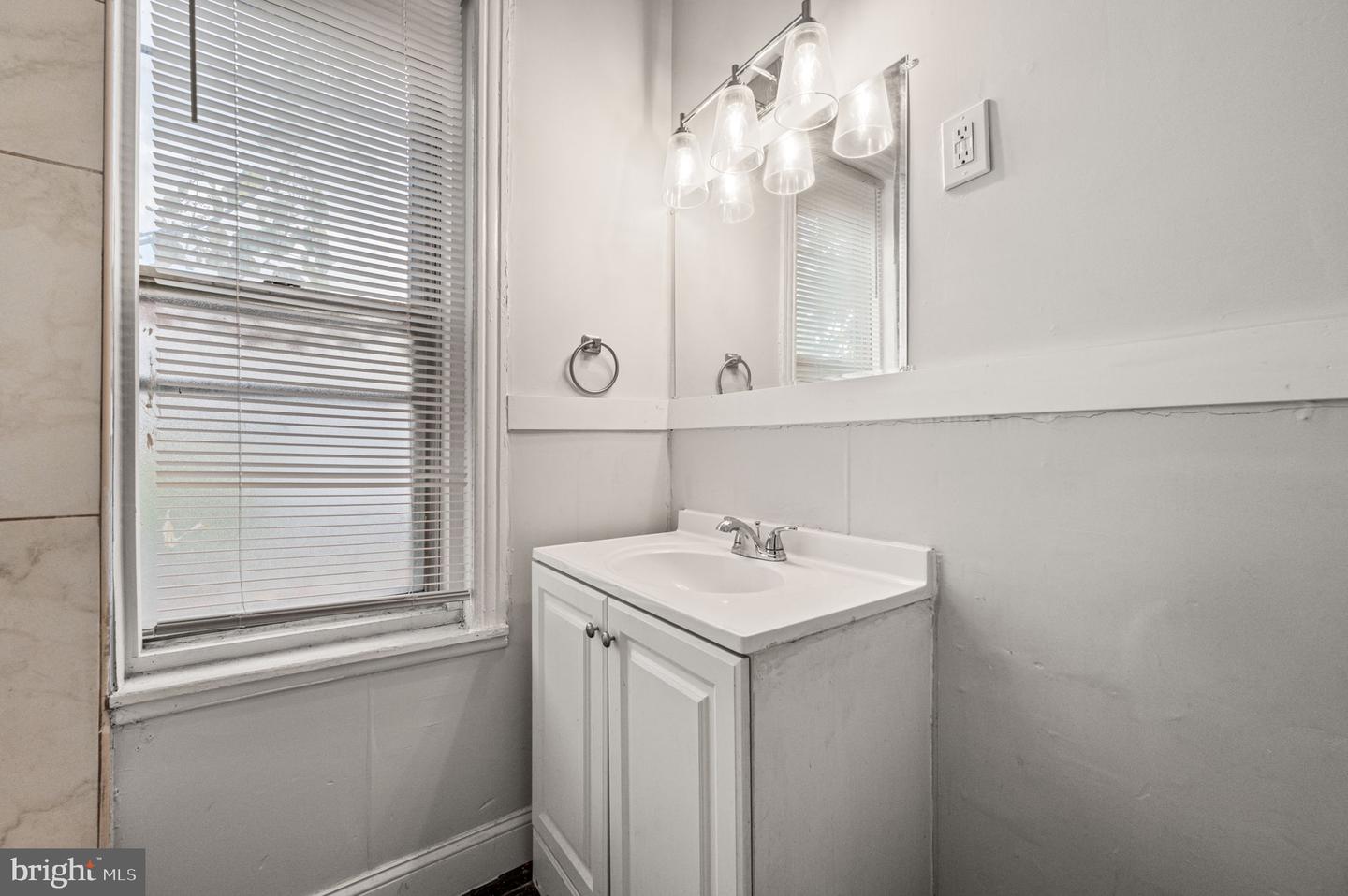 3103 N Croskey St Property Photo 12