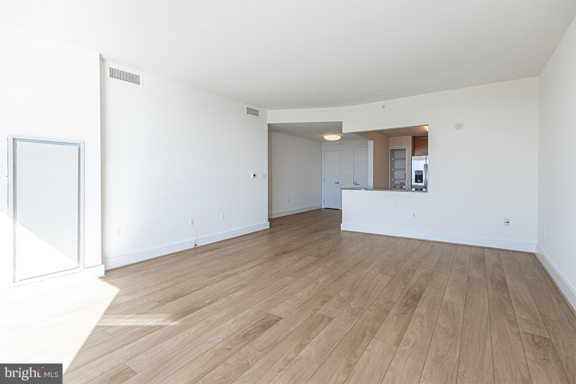 717 S Chris Columbus Blvd #814 Property Photo 11