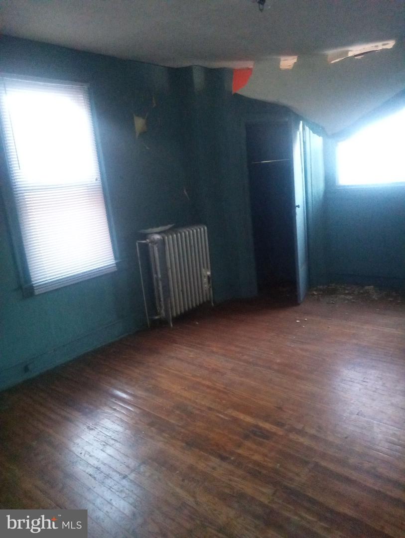 5441 Florence Ave Property Photo 3