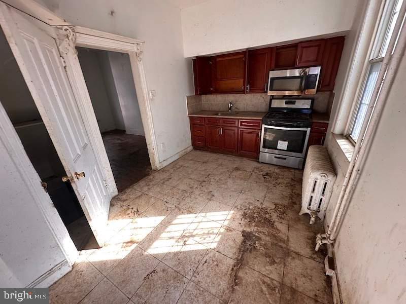 1602 Rowan St Property Photo 2