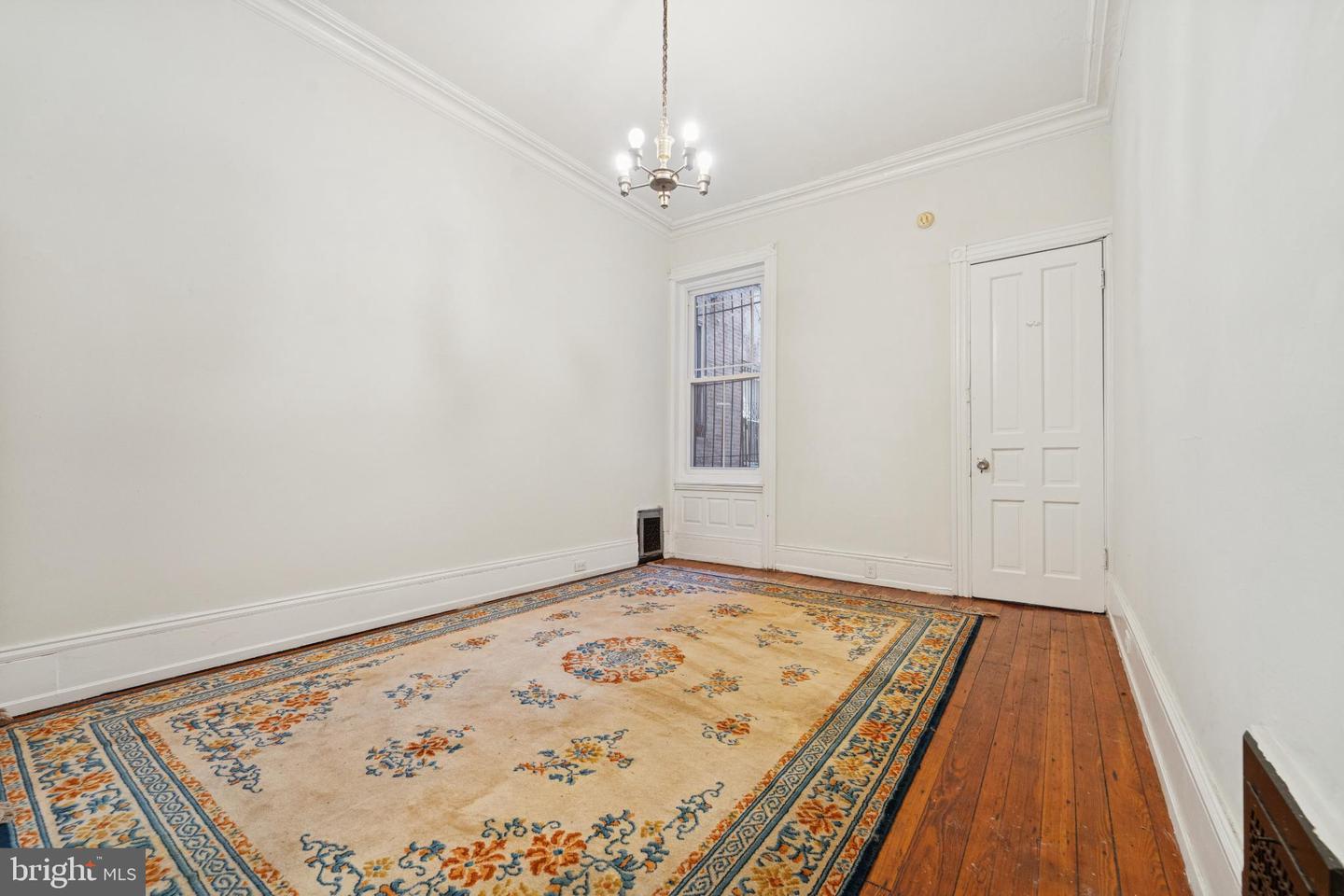 320 S 42nd St Property Photo 4