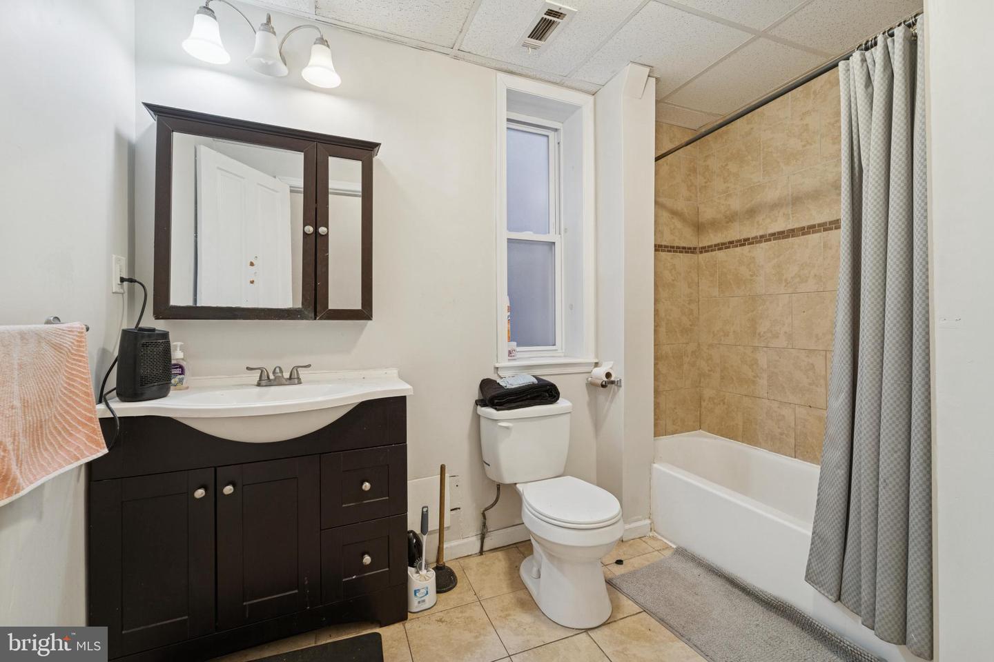 320 S 42nd St Property Photo 10