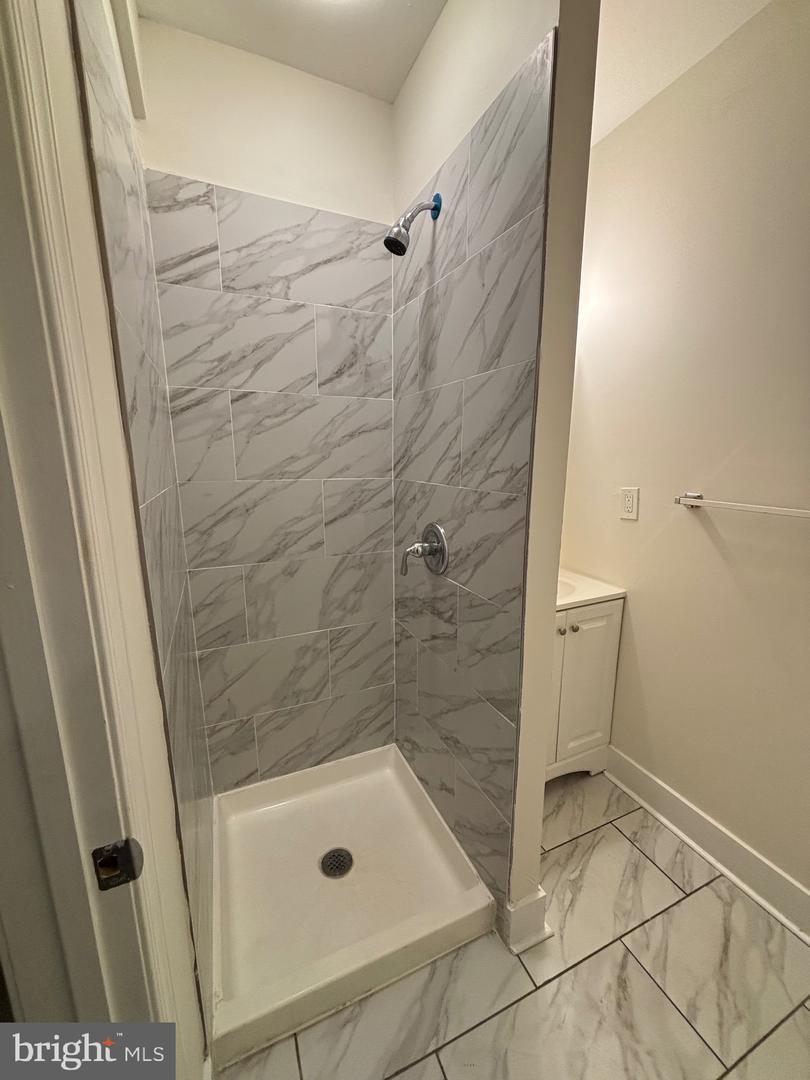 5427 Walnut St #f1 Property Photo 11
