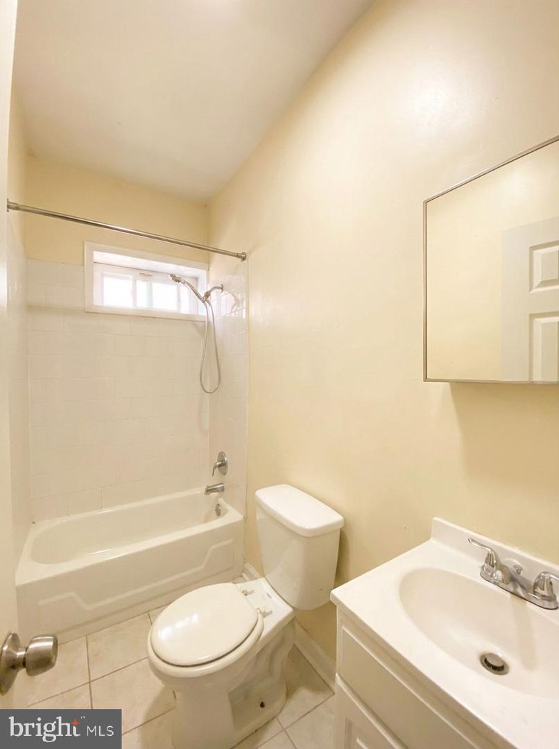 1849 N 17th St #5 Property Photo 6