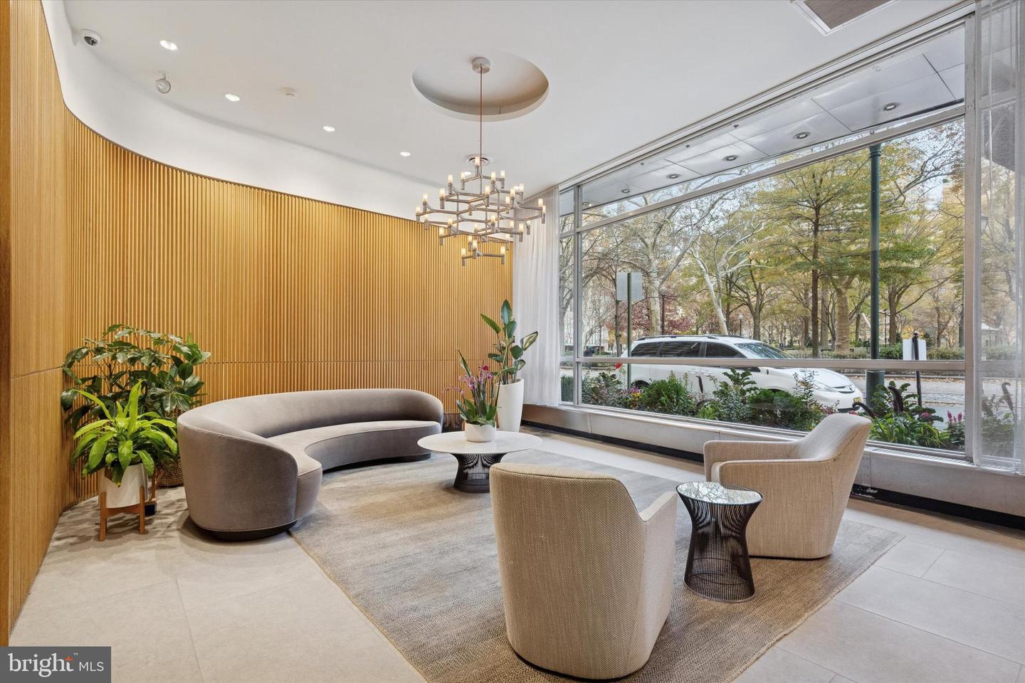 220 W RITTENHOUSE SQ #6F Property Photo 1