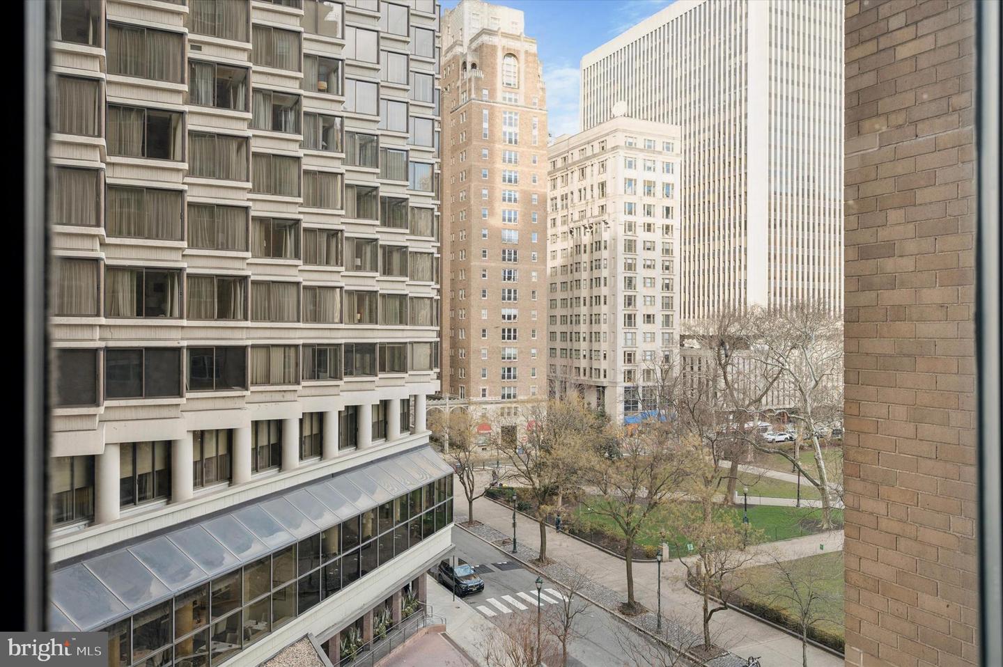 220 W Rittenhouse Sq #6f Property Photo 2