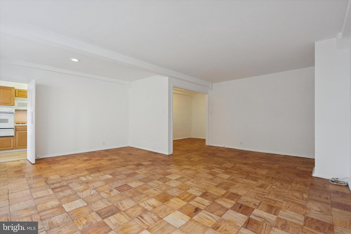 220 W Rittenhouse Sq #6f Property Photo 10