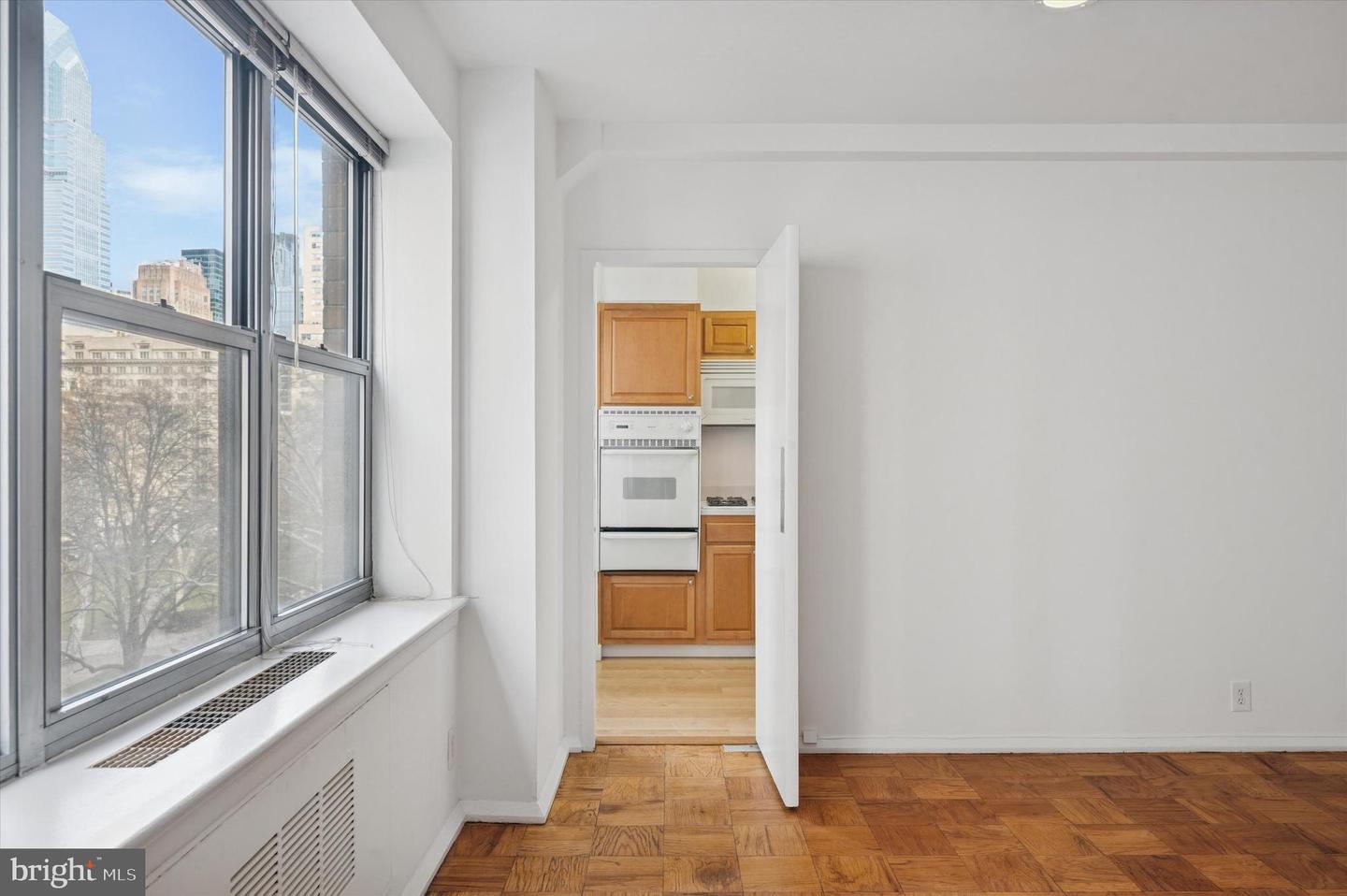 220 W Rittenhouse Sq #6f Property Photo 14