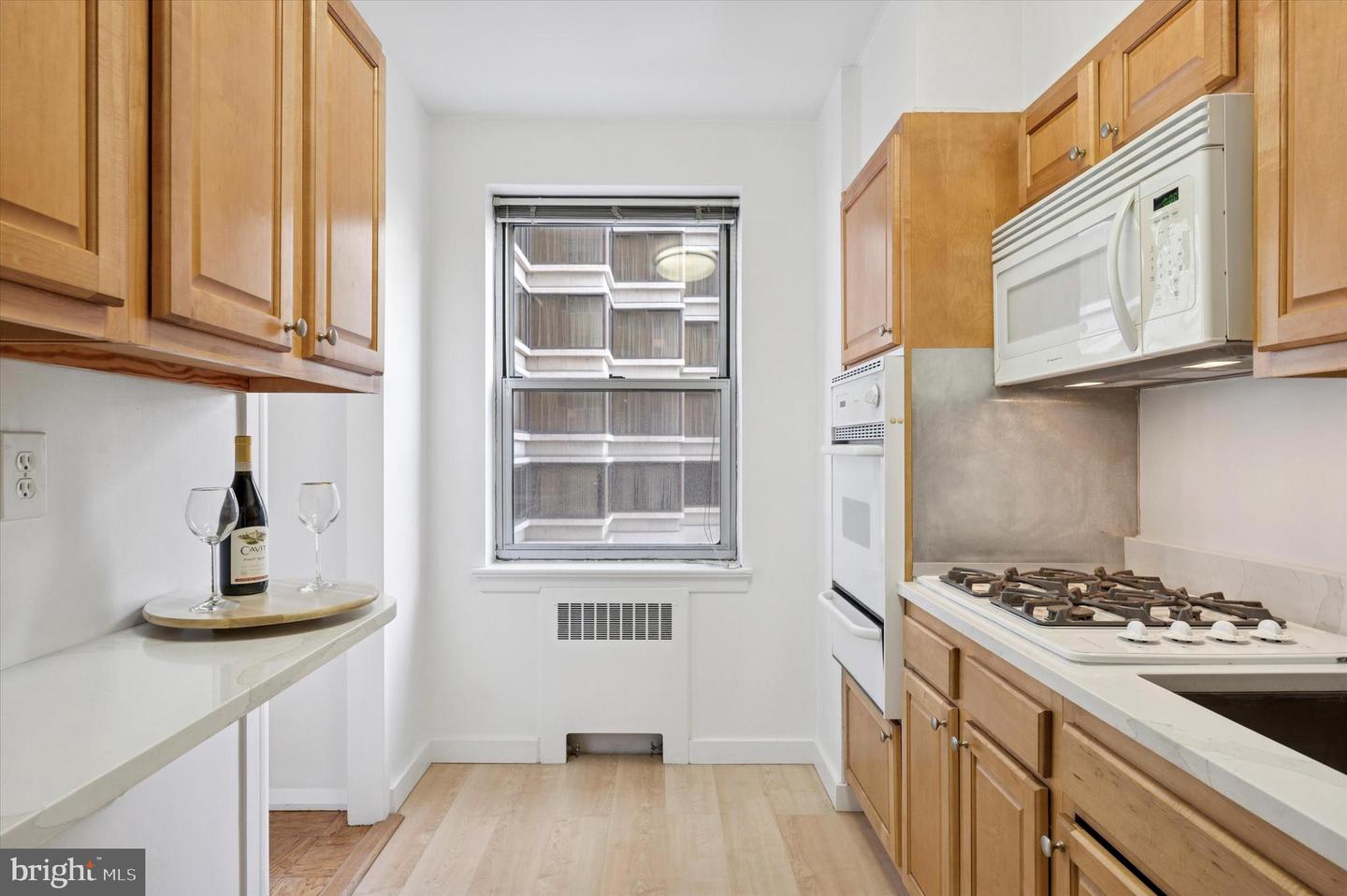 220 W Rittenhouse Sq #6f Property Photo 19