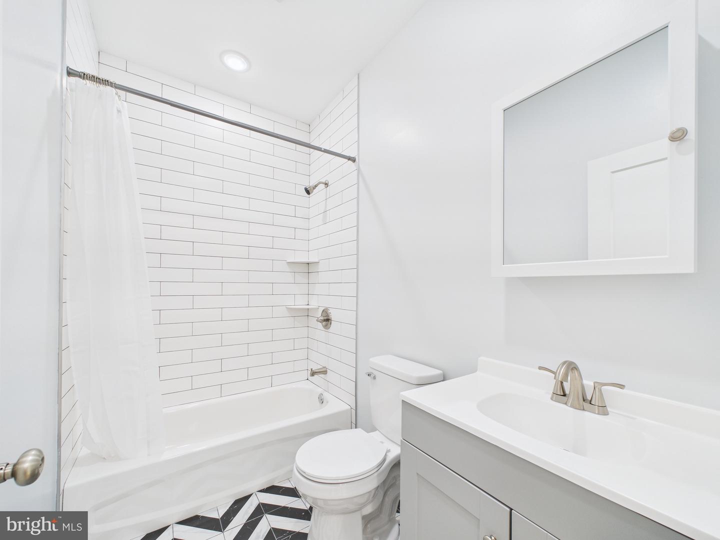 5208 Chancellor St #3 Property Photo 8