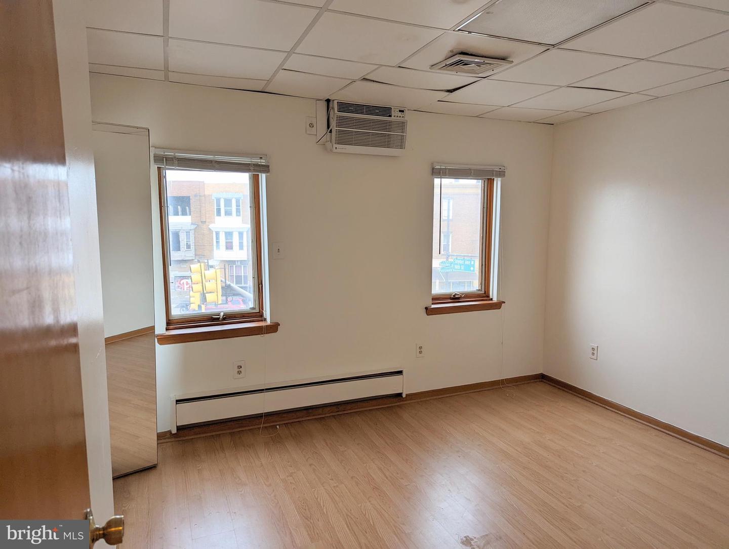 1545 W Passyunk Ave Property Photo 3