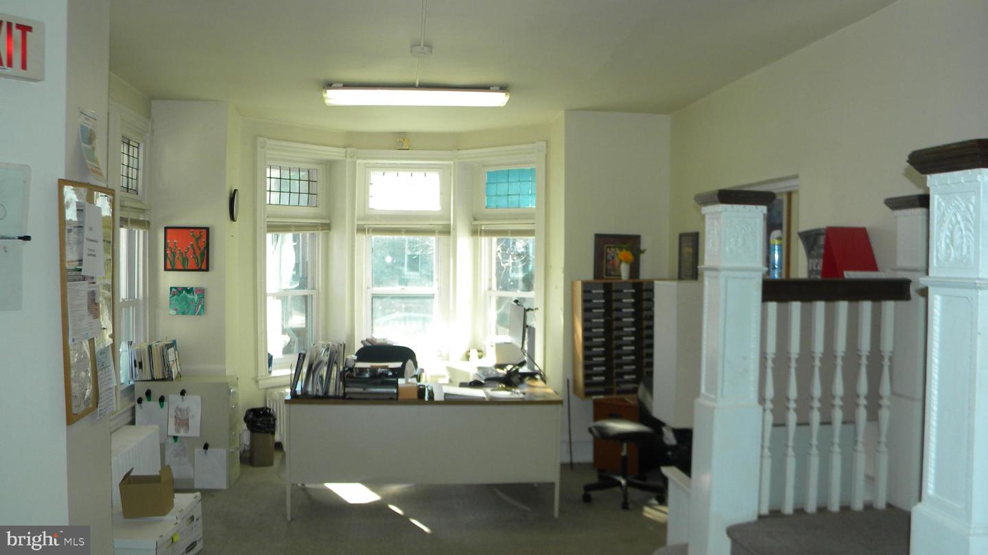 6323-25 Burbridge St Property Photo 9