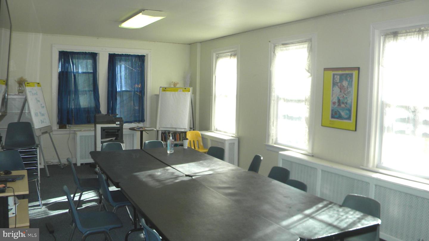 6323-25 Burbridge St Property Photo 15