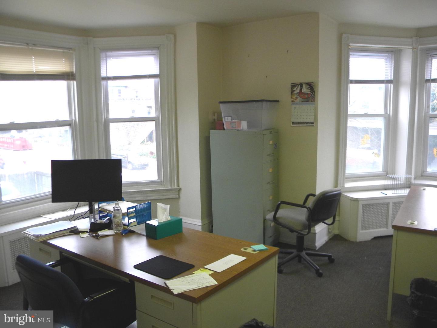 6323-25 Burbridge St Property Photo 16