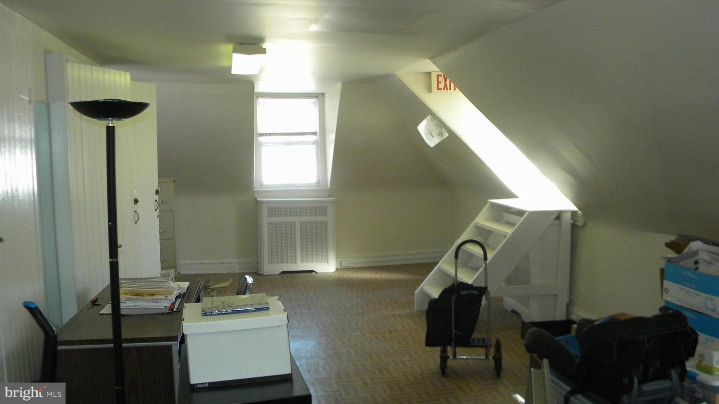 6323-25 Burbridge St Property Photo 17