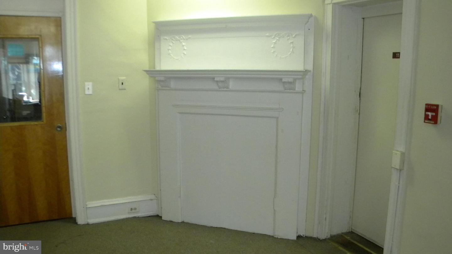 6323-25 Burbridge St Property Photo 24
