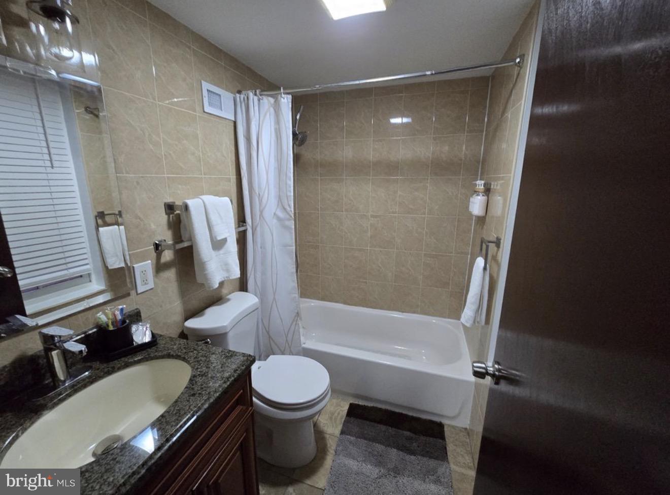 230 Market St #4 Property Photo 10