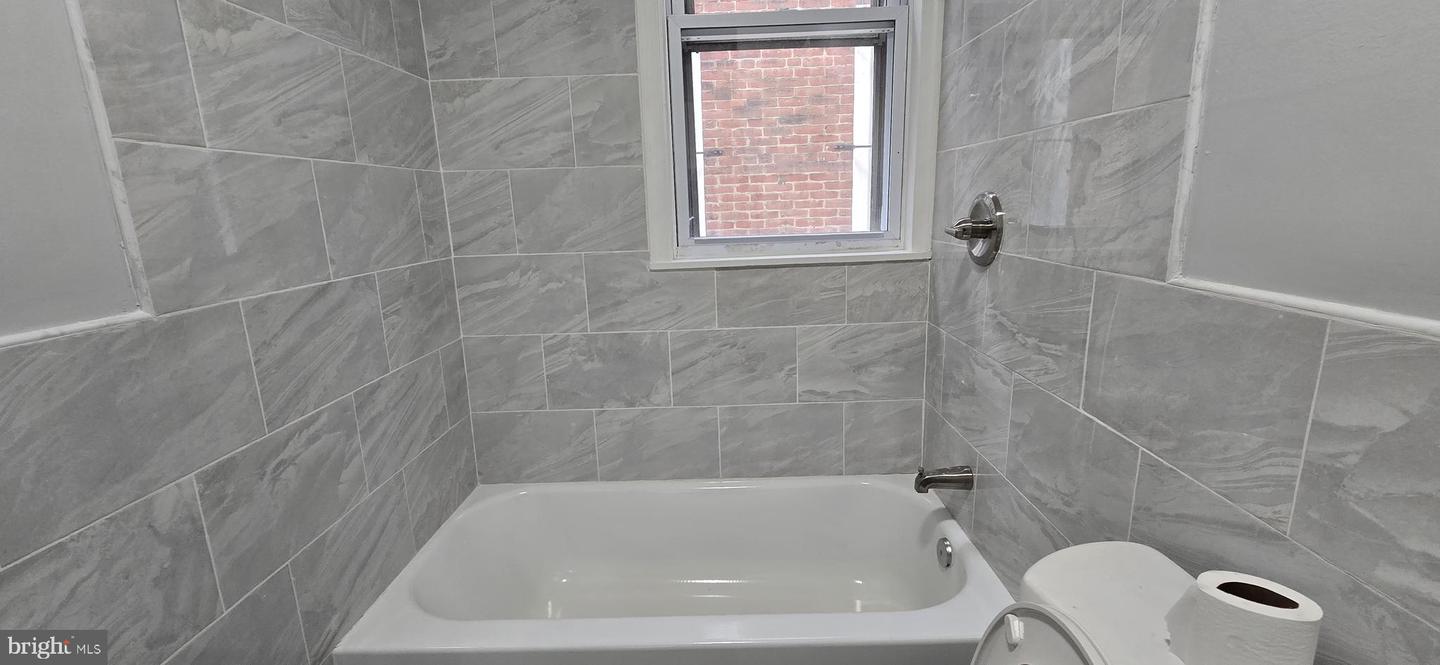 1411 W Loudon St Property Photo 9