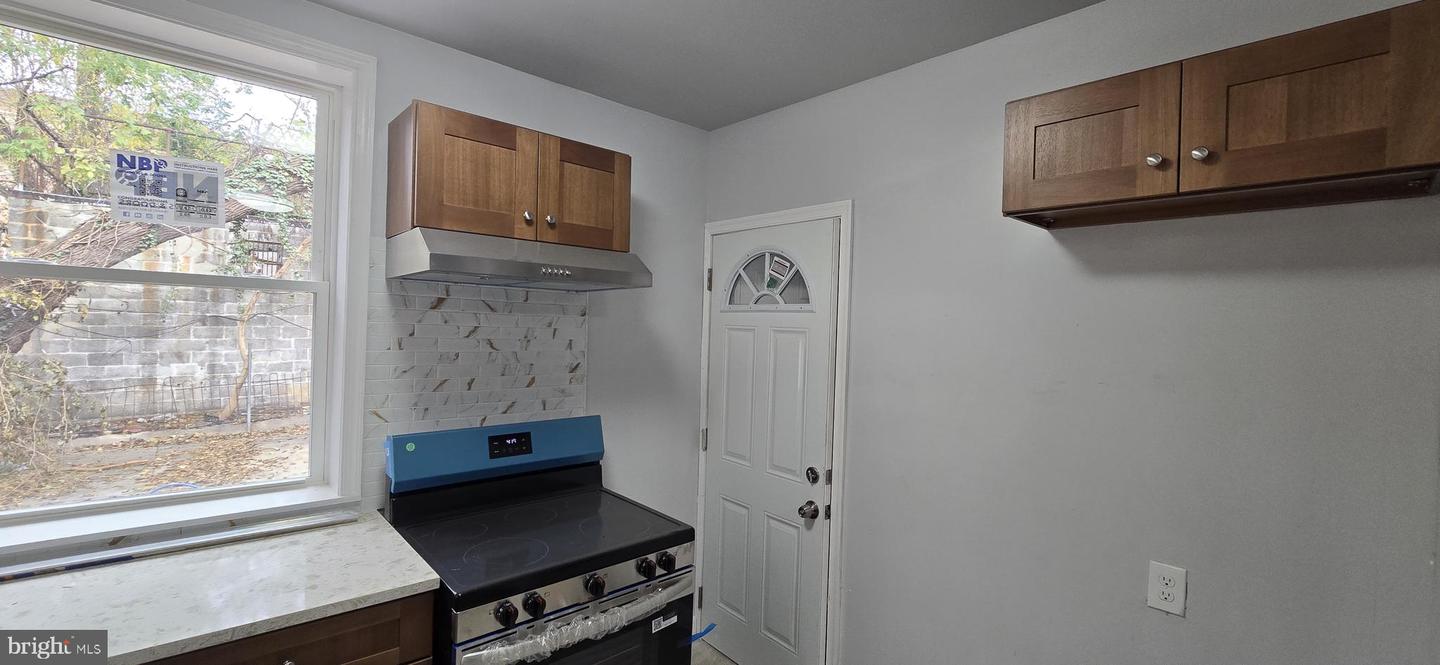 1411 W Loudon St Property Photo 20