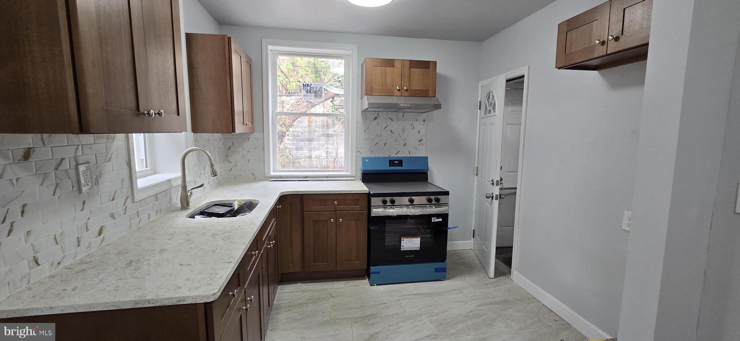 1411 W Loudon St Property Photo 25