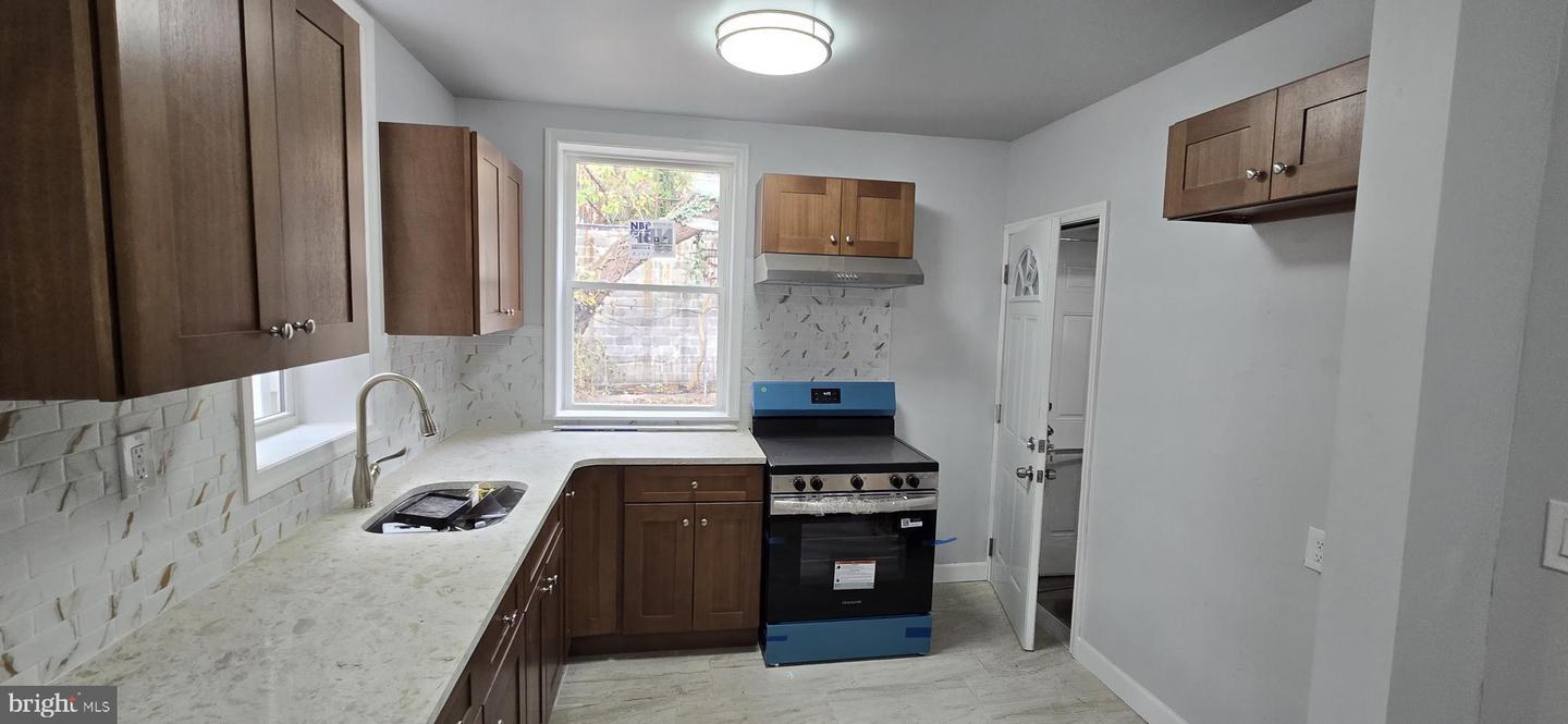 1411 W Loudon St Property Photo 86