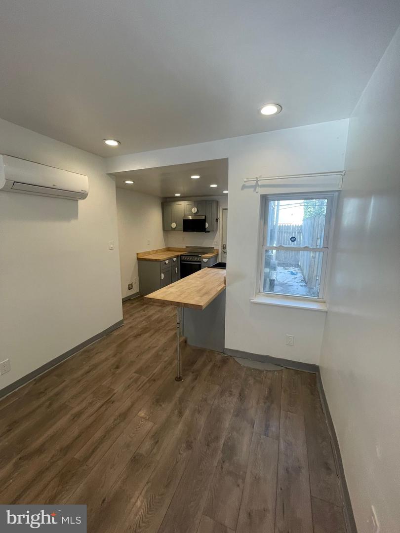 4509 Laird St Property Photo 3
