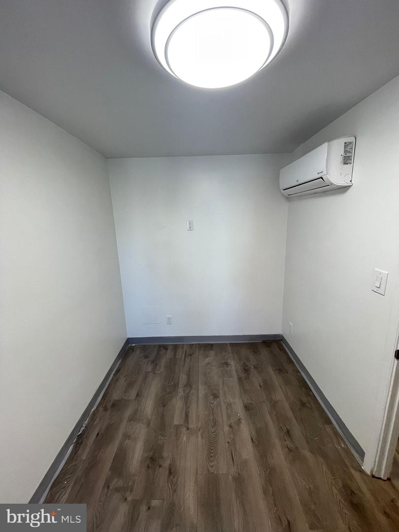 4509 Laird St Property Photo 10