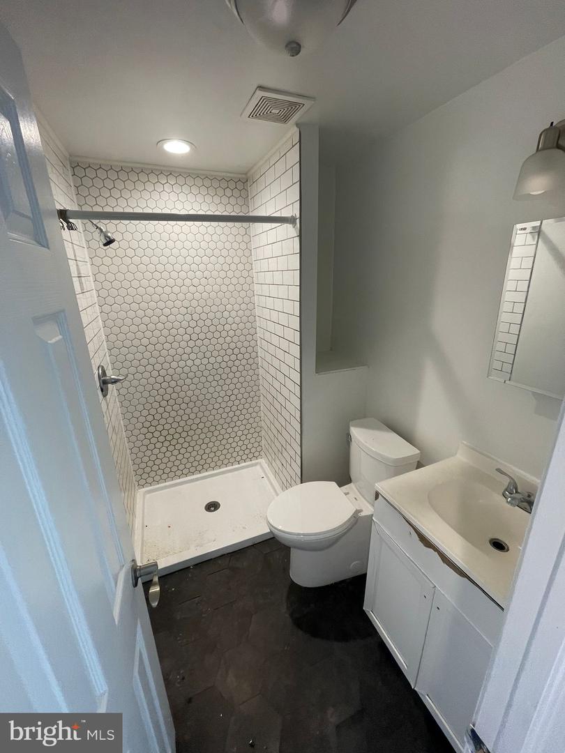 4509 Laird St Property Photo 13