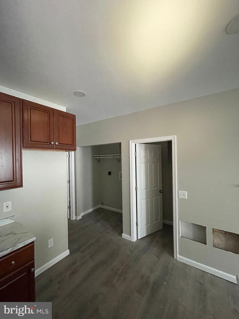 1405 W Pacific St Property Photo 7